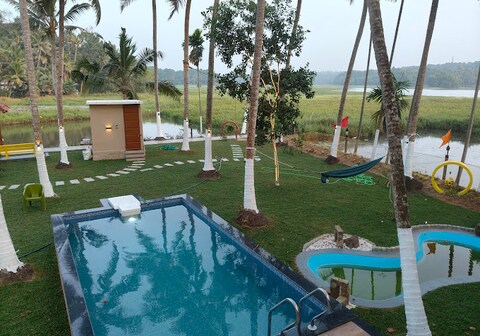Aaram Kumaramangalam Lake Villa