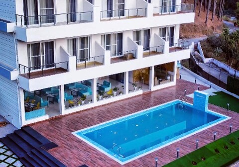 Sun And Water Resort