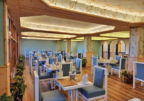 Pineview shimla near mall road