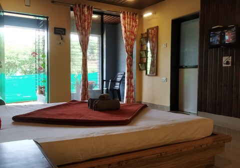 Bluebell Residency | Rooms & Caretaker