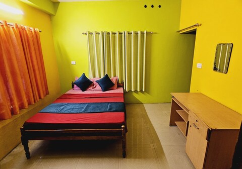 Red Parrot Home Stay