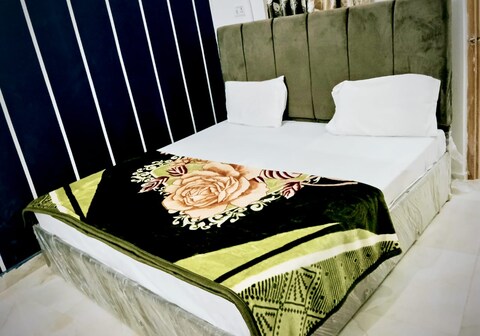 Hotel ORS Guest House Ram Mandir 2km Ayodhya