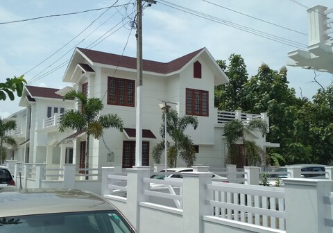 Adams Homestay |10 min to Cochin Airport