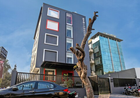 1274 Super Townhouse Patrakar Puram