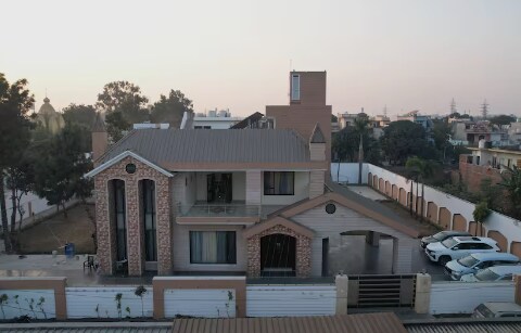 Crown Villa