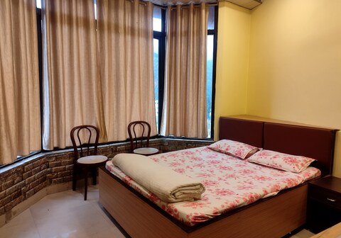 Golden Peak Bed & Breakfast