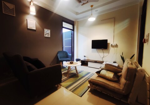 Truffle Airport Metro Dwarka 1 BHK