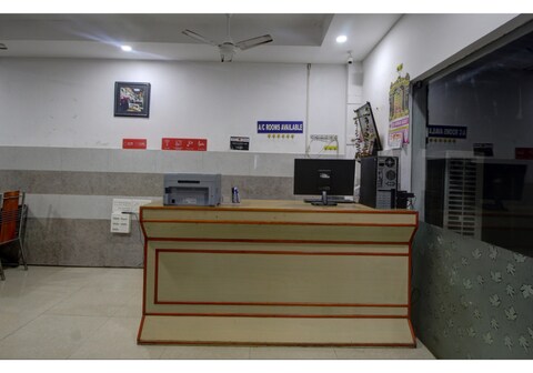 Hotel Vasantha Bhavanam
