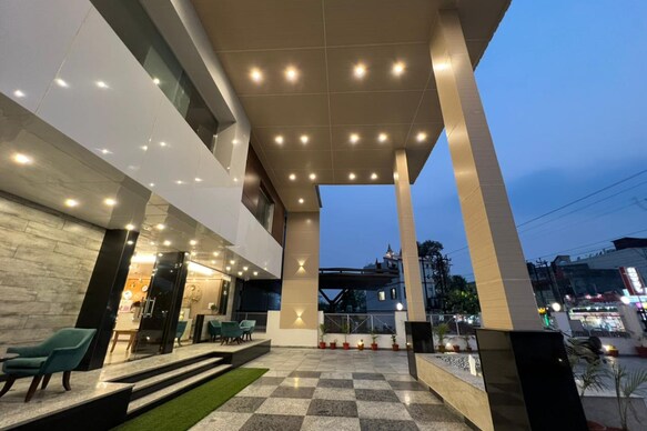 Zip By Spree Hotels Grand Legacy Prime