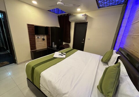 Hotel Richa Grand Inn