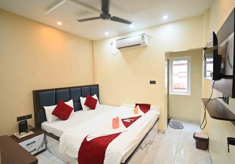 Hotel Krishna Kashi Diaries