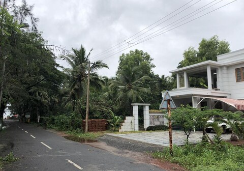 Kannur Beachway Homestay | Room & Caretaker