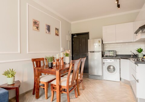 Staymaster Sleek 1BR | AC | Wi-Fi | Calangute