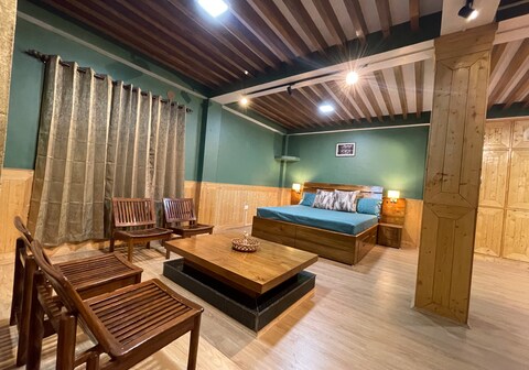 Dhames Home : Luxurious-Isolated-Panoramic view