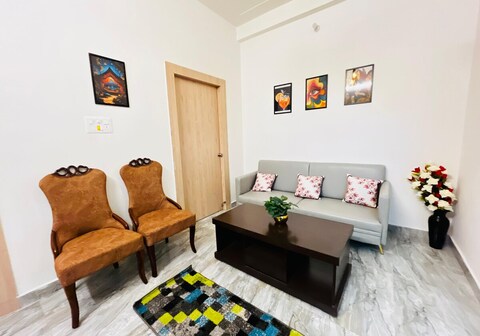 Aashiyan Abode | Entire 3 Room APT | Near Ram Mandir