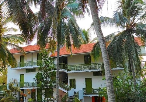 Aanandakosha Ayurveda Retreat