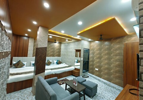 Shri Kailash Pati Guest House