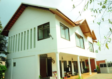 Mountain Valley Homestay | Rooms & Caretaker