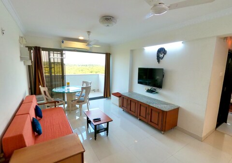 Rosa 2 BHK Pvt Terrace WiFi 15 min to beach