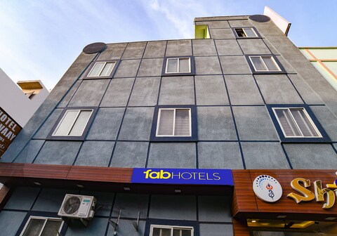 FabHotel Shivay