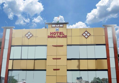 Hotel Dhiraj Palace