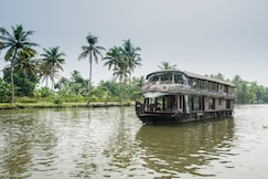 OYO 23421 Houseboat Royal Palace Premium Sharing Houseboat, Alleppey OYO 23421 Houseboat Royal Palace Premium Sharing Houseboat, Alleppey