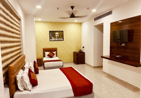 Amora Rooms, Dwarka