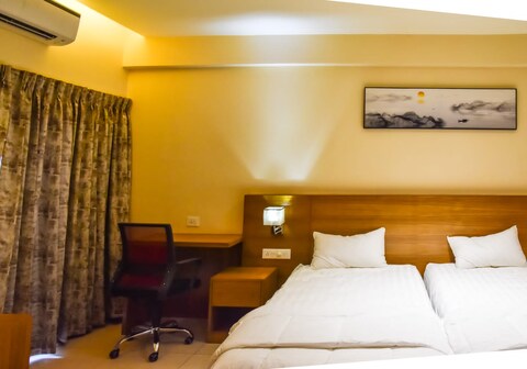 Monarch Express Chakan