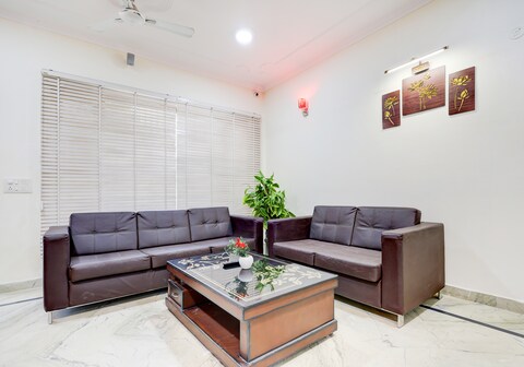 3BHK Service Apartment- Golf Course Roaad