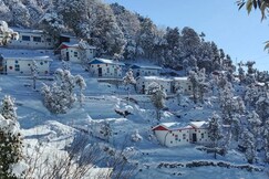 Dev Bhoomi Camping Resort, Kanatal Dev Bhoomi Camping Resort, Kanatal