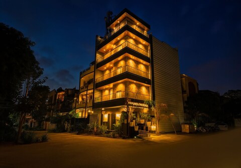 Hotel Downtown, Sector 51