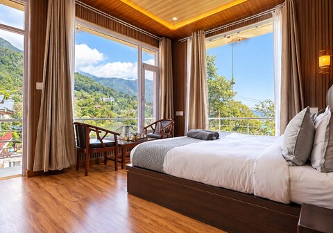 Prafull Hotel & Restaurant