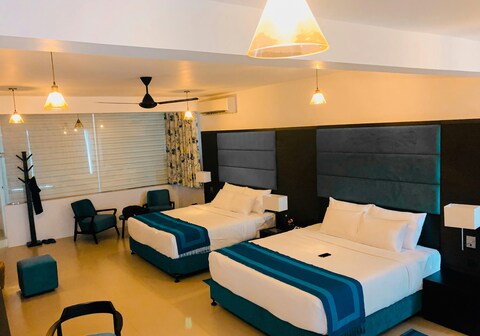 Hotel Popular Suites near IGI Airport