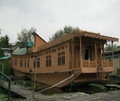 Mountain Trail Group Of House Boats