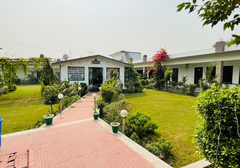 Ahuja Guest House