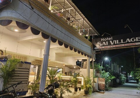 Hotel Sai's Village (101 meters from Saibaba Samadhi Temple)