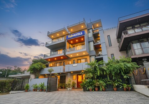 FabHotel Comfort Residency I - Nr. Artemis Hospital Gurgaon
