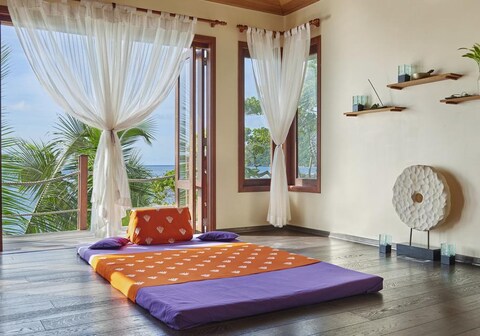 DoubleTree by Hilton Seychelles - Allamanda Resort & Spa