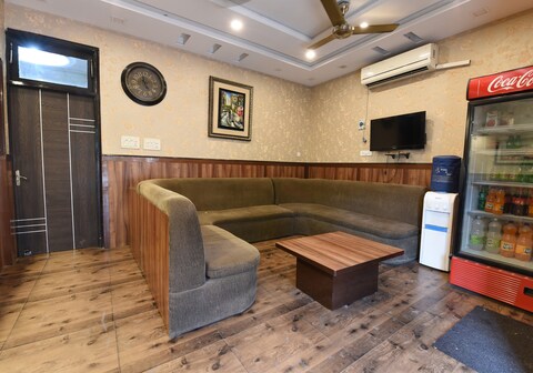 Hotel O by OYO Discovery Inn