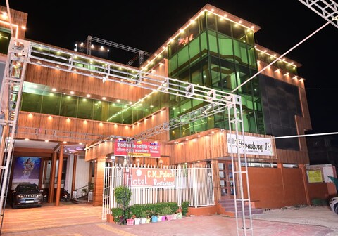 HOTEL CHANDRA MALTI PALACE
