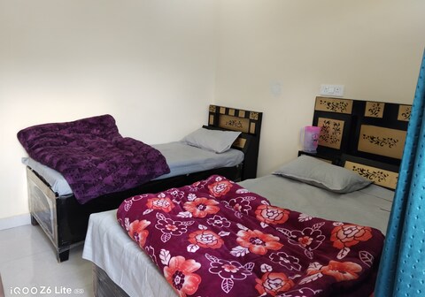 Himadri Homestay Sari Devriyatal Chopta