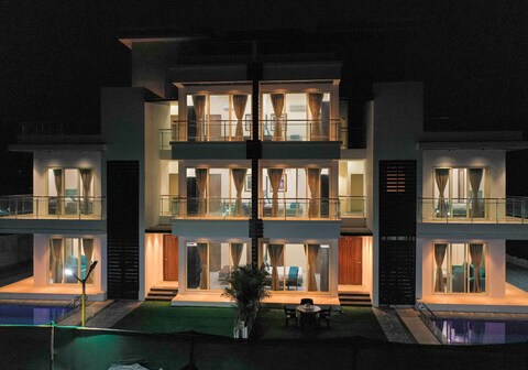 Misty Orange 4bhk Luxurious Villa in lonavala by Book My Stay