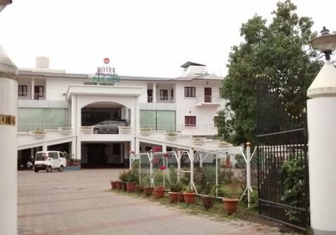Hotel Peringottukara Palace