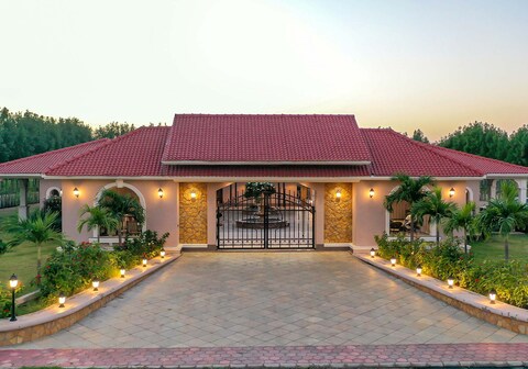 StayVista at Desert Palms with Orchards