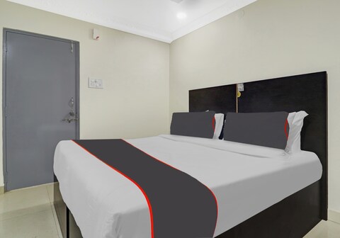 Collection O Sahasra Near Kondapur