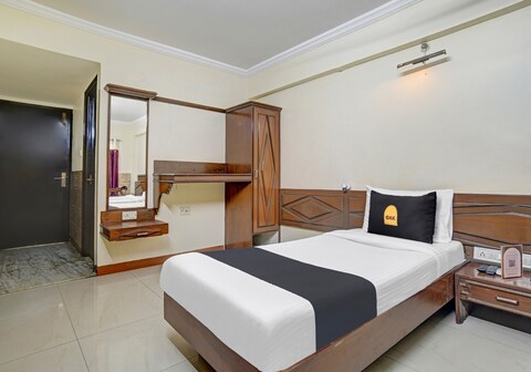 Townhouse OAK Utsav Residency