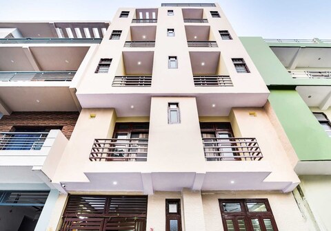 Hotel O Sector 23 Udyog Vihar