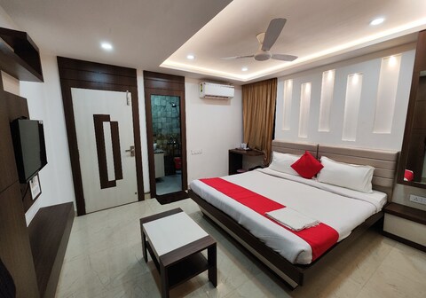 RUDRAKSH INN ( 2 MIN WALKING FROM BABA BADYANATH DHAM )