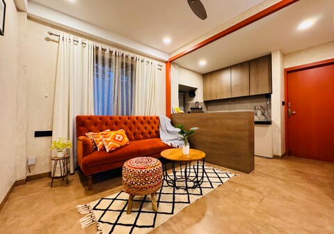 Home Escape 1BHK Retreat Nr Saket Square