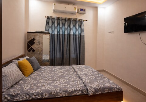 Maa Radhika Inn Ayodhya